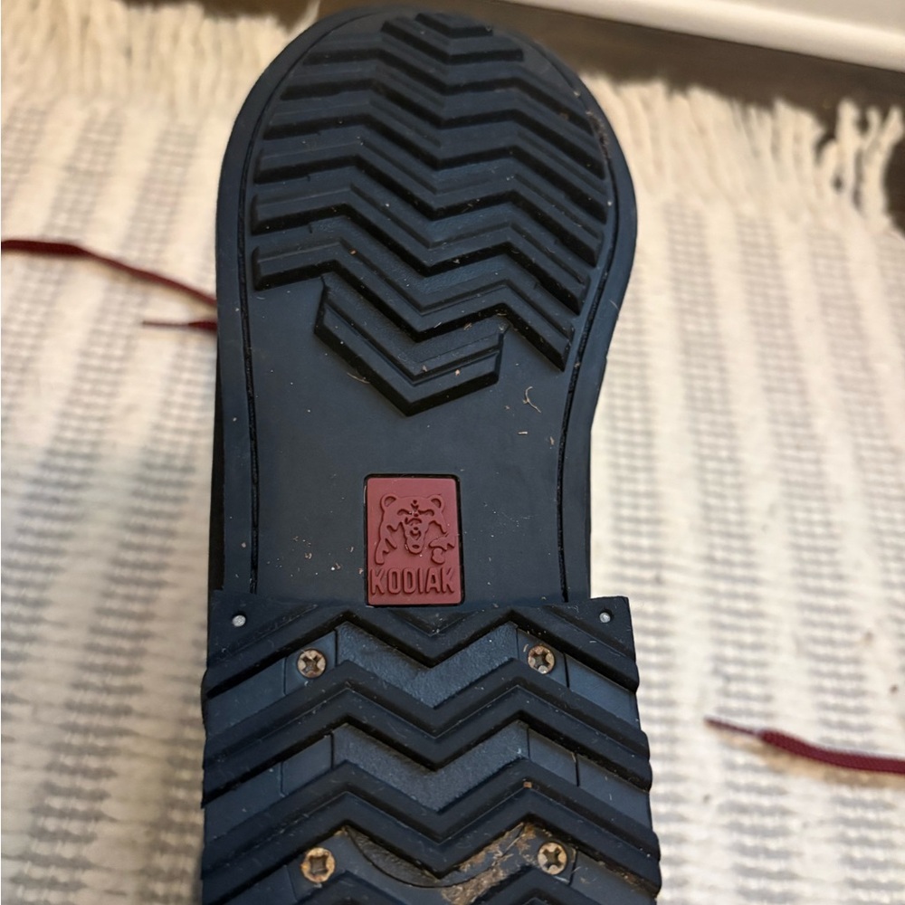 Kodiak Black and Red Women's Boots - Picture 5 of 5
